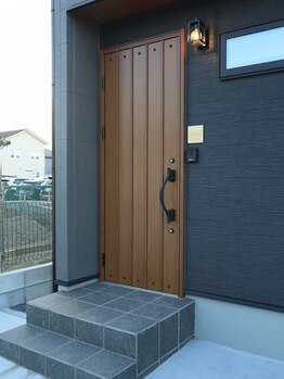 レビア(REVIA)/サロンの入り口