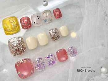 リッシュ トロワ(RICHE trois)の写真/先取りフットネイル！激かわサンダルとのコーデ確定♪【フット★アート2本付6900円】ミラーネイル・定額OK