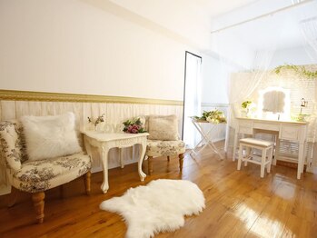 シェミー(CHEZ MEE)/ウェイティングスペース