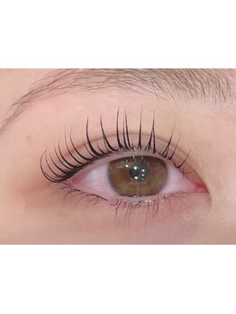 ネイル・アイメニューの同時施術が可能