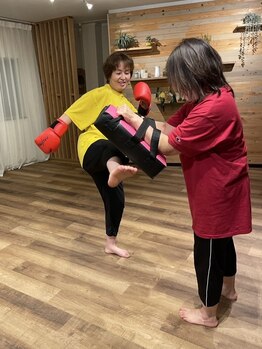 ガールズ ボクシング(Girls Boxing)の写真/【目指せ、健康的な美BODY★】女性専用のパーソナルジムで、周りの目を気にせず楽しくダイエット♪