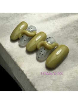 ユウネイル(YOU由NAIL)/ピスタチオ×うねうねネイル