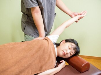 穴川駅前整骨院鍼灸院の写真/つらい痛み・コリを放置していませんか？在宅勤務やデスクワークによる慢性的な体の歪みを根本改善！