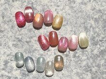 ノラ ミナミアオヤマ(NORA MINAMIAOYAMA)/春夏カラーのマグネットネイル