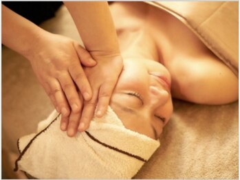 バリ風 アロマフラワーサロン/コルギでリフトアップ