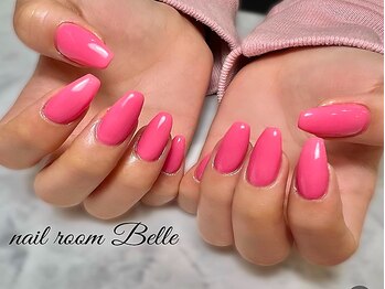 ベル(Belle)の写真/シンプルでも上品なネイルに仕上げます♪☆どの角度からみても綺麗に魅せ、周りと差をつける美爪に◎