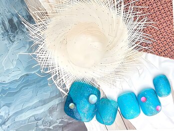 ネイルサロン&スクール ジーナ(GINA)/クリアブルーでキラキラネイル