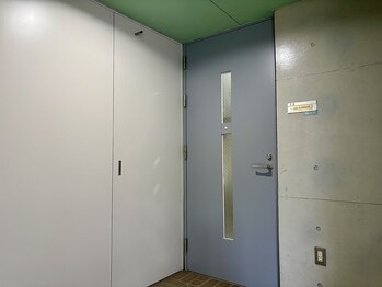 ライトフィット 北参道本店(Light Fit)/【2階の店舗入口】《肩こり》