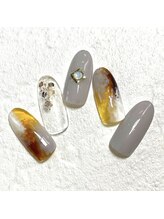 ミュナ(myuna)/グレーニュアンスネイル