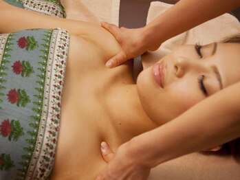 ボディッシュ 神戸元町店(Bodysh)の写真/メンズ・男性でも安心してご利用いただけるように個室を完備。オイルマッサージ・ドライヘッドスパ専門店！