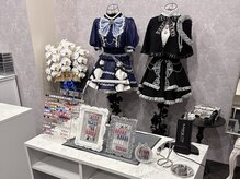 アイドールネイル(iDoll Nail)の雰囲気（本物のアイドル衣装が飾られている写真映えするネイルサロン！）