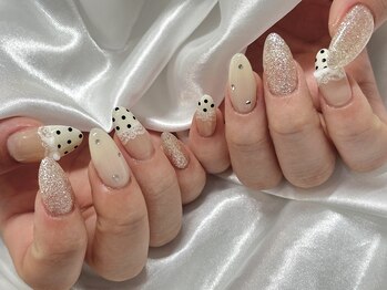 ドット×レースネイル