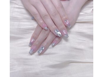 ユーユー(uu)の写真/キレイ可愛いを再現する高評価サロン★ケア・フォルム重視◎長さだし・持ち込みOK!!主役級ネイルが即叶う♪