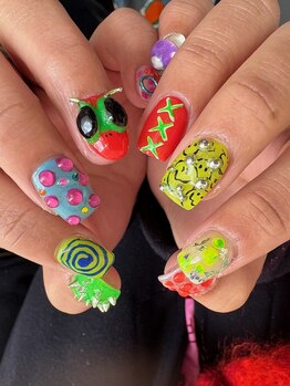 ウズ(UZU)/個性派ネイル