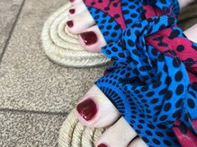サナ 久が原 千鳥町(S’ana)の雰囲気（足元から覗くフットネイルで気分もUP♪親指アートの存在感が◎）