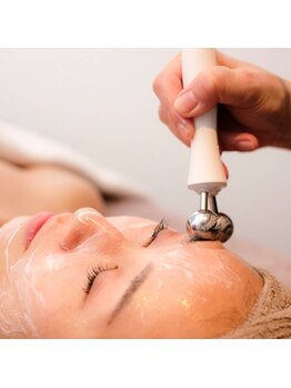 fallon beauty　痩身/フェイシャル/フェム・オムケア/アロマ/ボディケア/ウルトラフェイシャル