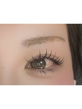 ナチュラル上品な目元にしたい