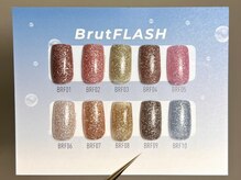 レフトネイルズ(LEFTNAILS)の雰囲気（マグネット/フラッシュは60色以上から選べる豊富なカラー展開♪）