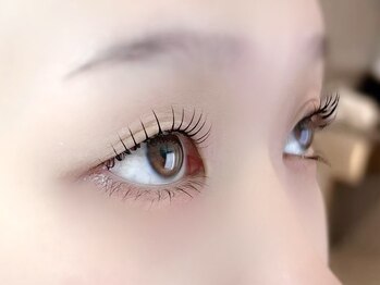 エクラ(eclat)の写真/《仕上がりともちの良さが魅力★》自まつ毛への負担を抑えながら華やかな仕上がりを叶えます♪