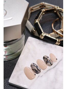 キダチ(Kidati)/パイソン柄ネイル