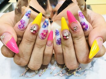 エスフィーネイルサロン ブリーユ(Esfy nailsalon Brille)/フレンチ