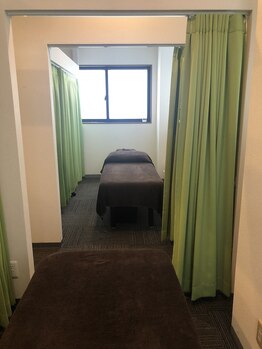 京都ほぐし堂 新都心おもろまち店/施術室