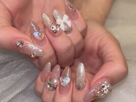 キラキラビジューネイル