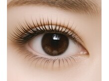 自然な仕上がりで、すっぴんでも違和感のない上品な目元に♪