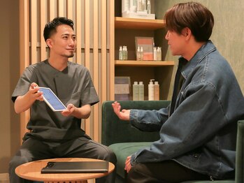 カズキ ハギワラ(Kazuki Hagiwara)/カウンセリング風景