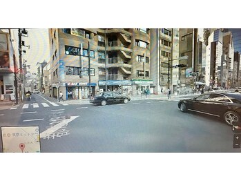 ペルラスパ 六本木店(Perla SPA)/横断歩道を渡り左折⇒