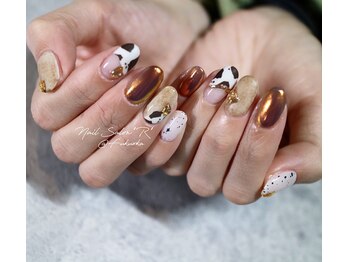 ネイルサロン R/スタイリングコース 8030円