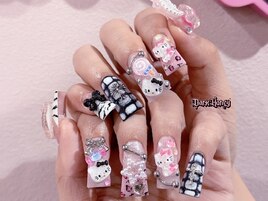 個性派ギャルダックネイル