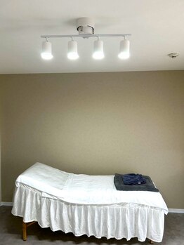 attrait　nail & esthetic　【アトレ】の写真/【リフトアップハリ艶肌】次世代化粧品×マシン使用で美容液導入し、お肌の内側から美しさを引き出します◎