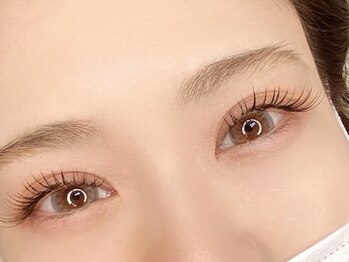 サロンドメロウ(salon de mellow)の写真/【話題の新技法】LED×エクステ導入!速攻硬化!今までにないキープ力で美しさが長持ち☆束感仕上げも可能◎