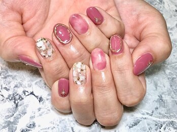 レシャン クラベル(Leschon clavel)の写真/【特別な日のために、華やかなネイルを♪】指先を彩って気分も上がる！高技術で貴女のなりたいを叶えます◎