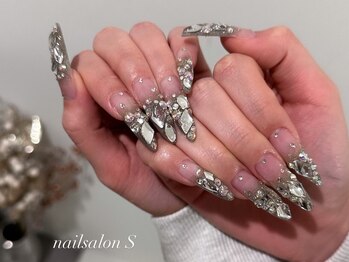 エス(S)の写真/スカルプ・長さ出しが得意★スカルプも長さ出しもお任せ♪自爪が短い方も長さ出しで理想の指先に◎