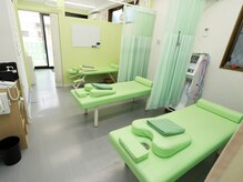 昭島なかがみ駅前接骨院の雰囲気（清潔感のある店内）