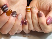 ネイル ミー(nail mee)の雰囲気（爪に優しいパラジェル使用、美爪ネイルをつくるベースづくりから）