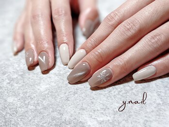 ワイネイル(Y.nail)/グレージュクリスマスデザイン