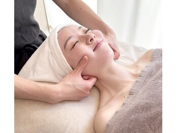 グラン イーノDAY SPA クレフィ三宮店/施術：顔筋矯正