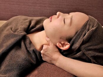 東方城 清須店の写真/だる重な肩・辛いむくみにサヨナラ!【リンパオイルマッサージ60分5,800円】でスッキリ爽快♪