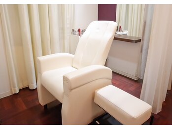 ビューティギャラリー 大丸神戸店/アナスタシア ミアレ施術ブース