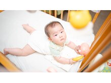 みやもと整骨院の雰囲気（ベビーベッドにいるお子様を見ながら施術を受けれます♪）