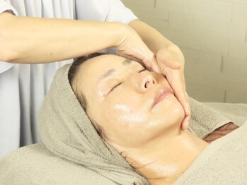 カノン(Kanon)/透明感のある肌に