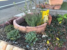 ホットスパ アジアンヴィラ(Hot-spa アジアンヴィラ)/駐車場脇の花壇はお手製です