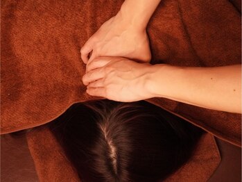 モンデマス ルーム/頭と首の付け根、肩との付け根