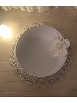 タイ古式ヒーリングマッサージ ラカンタイ/マッサージまえの足湯