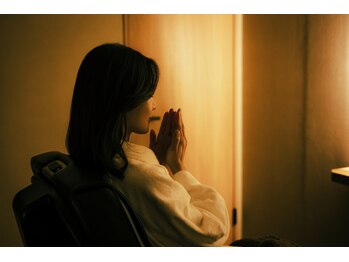 ゼン 銀座本店(ZEN)/呼吸に集中する。