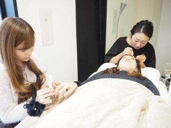 ビオラ(Viola)/ネイル・アイ同時施術可能です