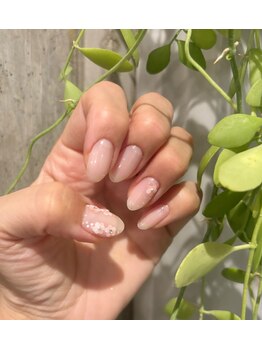 スリー(THREE)の写真/【ケア・フォルム重視のお店】パラジェル変更◎ワンカラー/シンプル定額◎自爪に優しい施術で綺麗長持ち♪